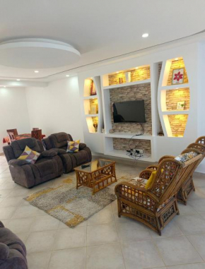 Modern Couzy Suites 2Bdrms